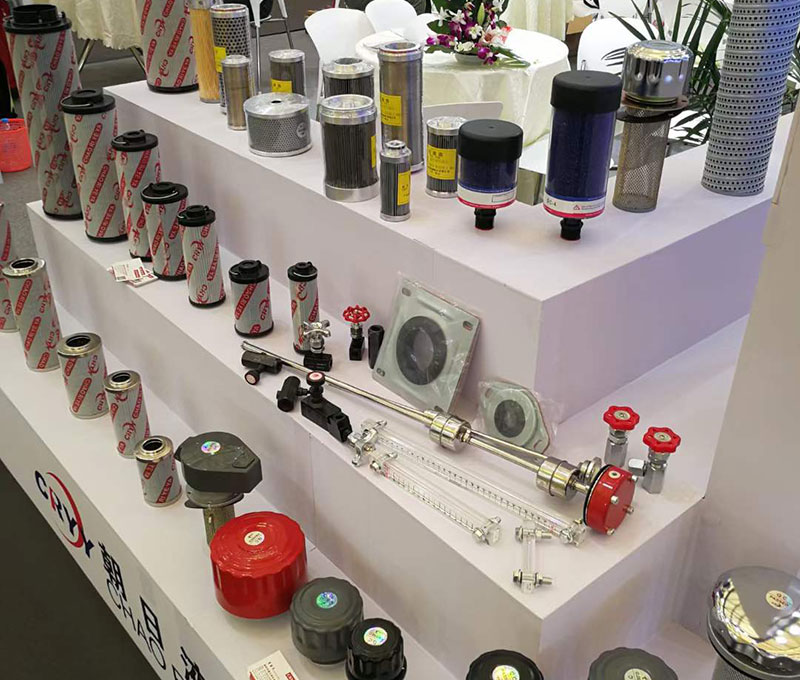 液壓過濾器中常見的就是吸油過濾器、回油過濾器壓力管路過濾器等等，使用過濾器的時(shí)候有很多的要求。那液壓過濾器使用有哪些要求？朝日液壓告訴你：